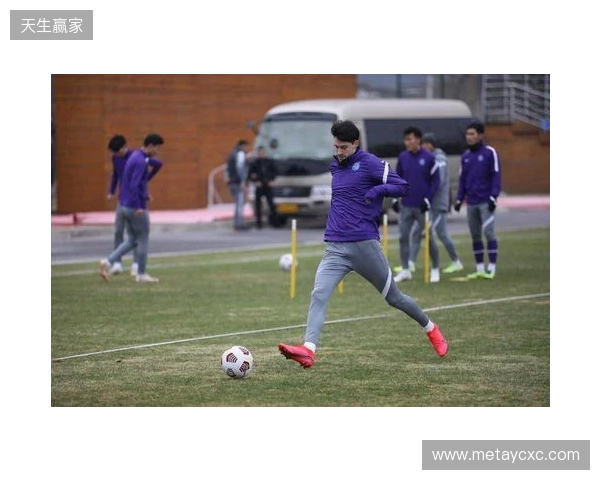 足球报:津门虎新赛季负10分开局形势严峻,于根伟并未失去信心 足球报:津门虎新赛季负10分开局形势严峻,于根伟并未失去信心